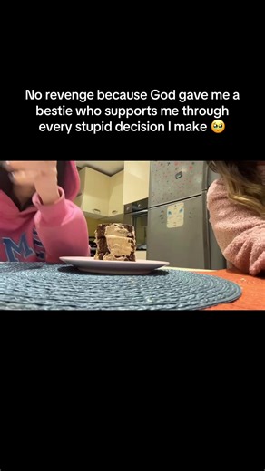 Aesthetic Cake Ideas with Best Friends