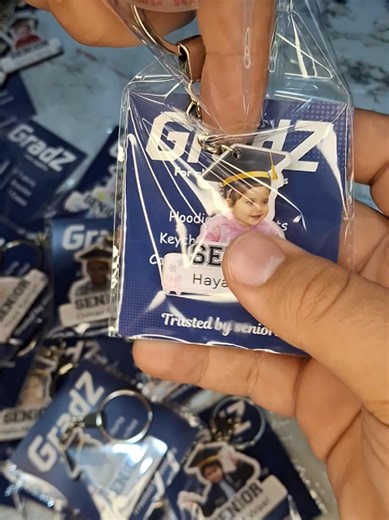 Meaningful Senior Keychains for Graduation Gifts
