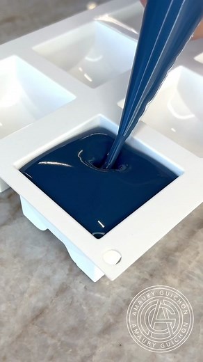 The Engagement Ring! 💍 Would you say yes to this delicious proposal? #amauryguichon #chocolate #proposal