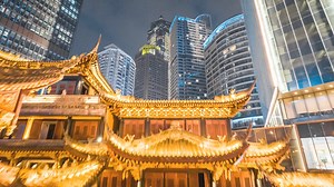 Chongqing's Luohan Temple, an ancient monastery in the heart of the bustling city, dazzles with neon lights at night, illuminating the city…🌆🏮 📷DouYin/Yansheying #LuohanTemple #Chongqing #Nights #CityOasis #NeonGlow | iChongqing