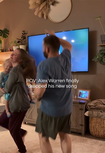 Thanks, @Alex Warren for finally releasing this masterpiece! It’s now on repeat! See you from the pit on June 26th! @Alex Warren Clips #alexwarren #feverdream #fyp #dance