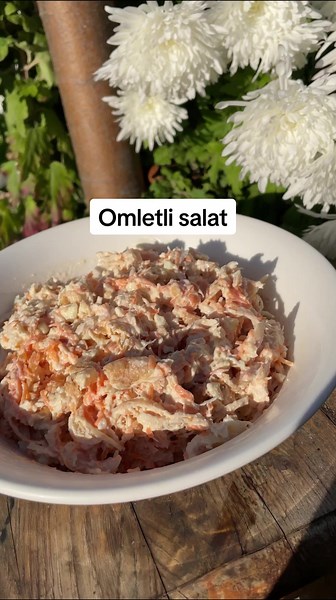 Omletli Salat Tarifi
