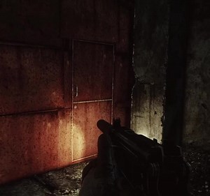 Escape from Tarkov: A Tense Encounter in Darkness