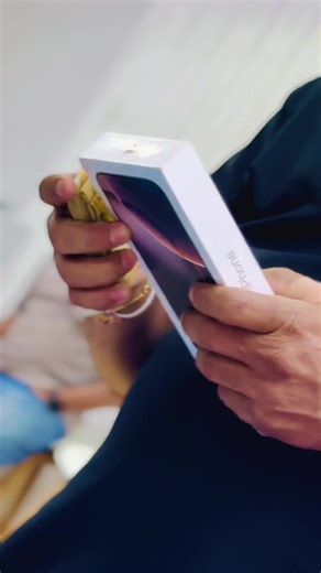 Guess this brand new phone model 🙄🫶 Your smile is our success❤️ #1000mobile