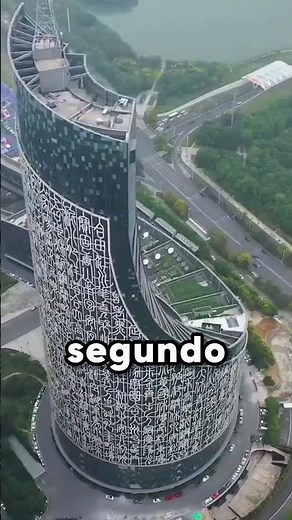 Las 3 edificaciones más increíbles del mundo Cascada, Dona Dorada y Torre Futurista 😱🏙️