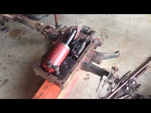Zetor 5011 Lift Arms and Hydraulic Piston