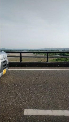 今日撮影！雪不足で水不足の信濃川 フェニックス大橋