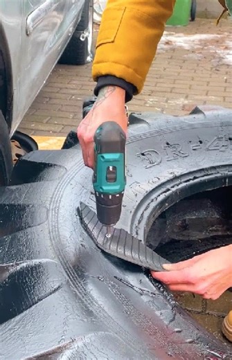 DIY Trampoline Made from Repurposed Tires | 5-Minute Workouts