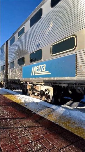 Frozen Metra Ride from Elgin on a SUPER Cold Day?