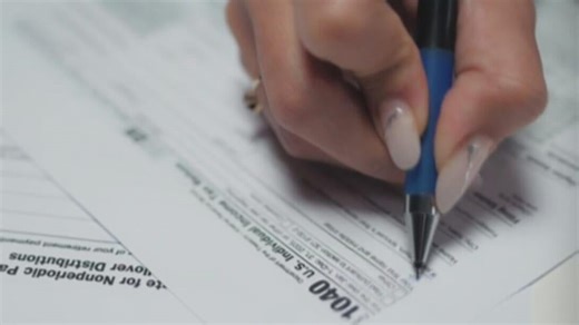 Tax-filing deadline nears as experts urge last-minute filers to avoid common mistakes