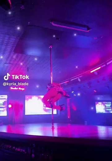 💗✨Love this stage✨💗 @boudoirrouge_yyc #pole #stripper