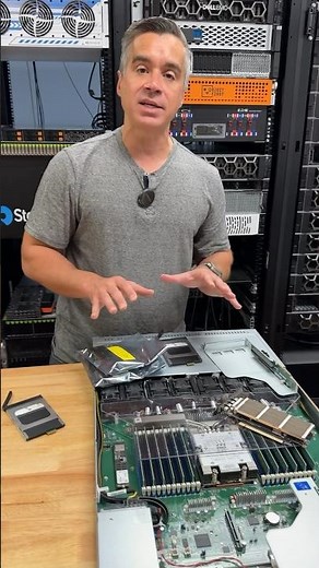 1U Supermicro server with 16x E3.S SSDs and Broadcom 400GbE cards. An amazing blend of technology!