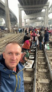 Pavojinga prekyba ant bėgių Bangladeše | Egzotiniai Keliai - Lost Borders