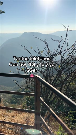 #musica #parati #fyp 💗 | tantos telefonos de 3g 4g y yo 5g