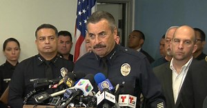 Los Angeles cancels school after threat