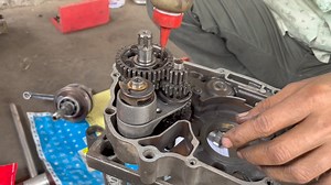 318K views · 9K reactions | splendor bike ki gearbox ki piniyam owaser ko sahi se fitting kase kare dekhiye | Sajir Bike guru | Facebook