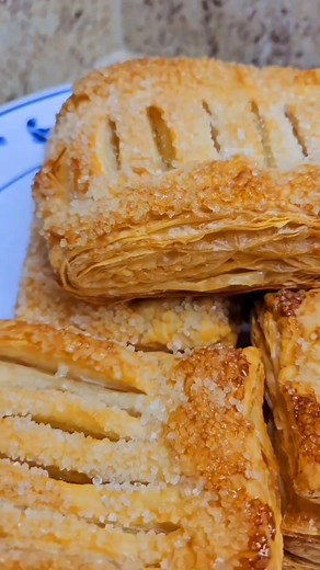 453K views · 8.9K reactions | Como hacer hojadre y figura | Panadería paso a paso con Sergio López | Facebook