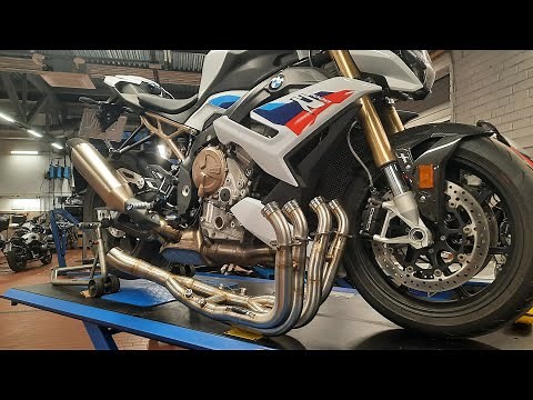BMW S 1000 R 2022 Installation of the Akrapovic exhaust system