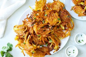 Crispy Onion Bhaji (Easy Recipe)