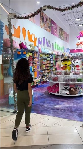 LARGEST CANDY STORE IN THE WORLD‼️😧