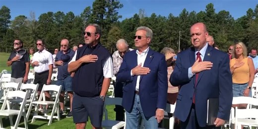 Longview High School choir honors veterans at Tempest Golf Club ceremony