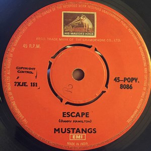 Mustangs - Escape / Gonks Go Beat