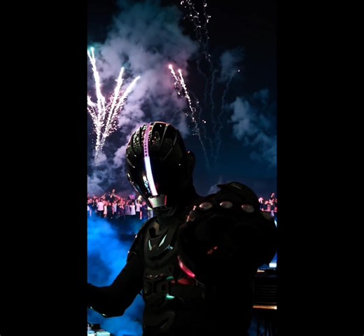 PROMOTIONAL ARCHIVE - 0005 The Foundational Observers recovered fragments of an early Transmission | Bobblehead Official