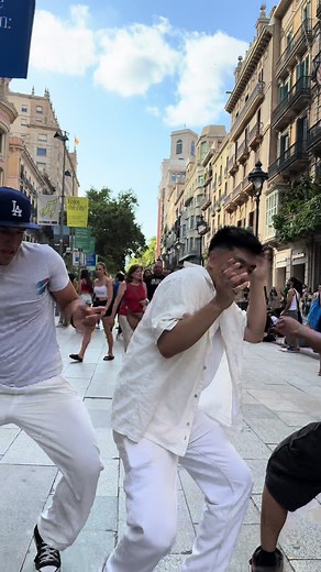 Chinese Dembow Dance Trend on TikTok