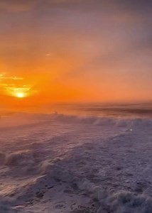 32K views · 1.4K reactions | Ambiance extraordinaire au coucher de soleil au Pays Basque avec la houle et sa brume, aux couleurs du vent de secteur sud  @marcourrutia1 | Météo Pyrénées | Facebook