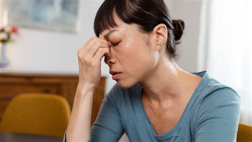 Doctors Reveal What Causes Sudden Flashes of Light in Your Eye