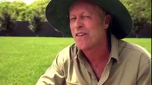 4K views · 109 reactions | Garden expert Nigel Ruck has all the tips you need to feed and revitalise your lawn to keep it green, healthy and in tip top condition!  For more information, please visit: https://www.seasol.com.au/.../early-spring-lawn-care-for.../ #lawn #lawnfood #healthylawn #ausbestlawncomp Bunnings Warehouse Australia | Seasol | Facebook