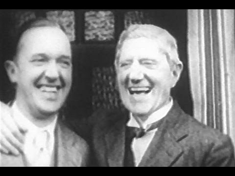 Stan Laurel Visits His Dad in England (1932)
