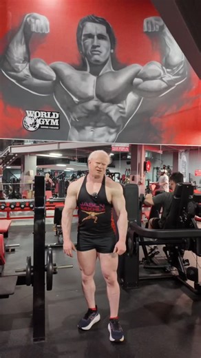 Unleashing the power of my legs at World Gym Surfers Paradise! 🏋️‍♂️💥 Nothing beats that post-workout pump. Check out the full session and let’s crush those leg gains together! #LegDay #WorldGymSurfers #FitnessJourney #MuscleBuilding #GymLife | Jason Nakhla