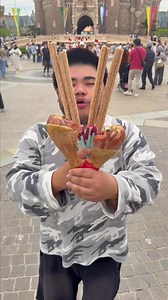 Tokyo Disneyland Food Tour: Turkey Leg, Mochi & Churros!