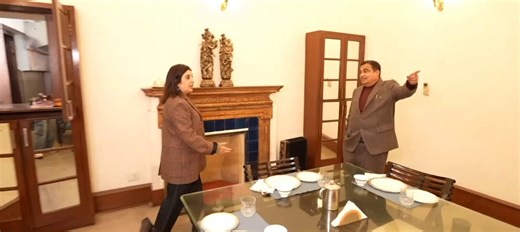 Dr Singh & Sonia Gandhi are My Neighbours - Union Minister Gadkari Political rivalries take backseat when you're neighbors 😍Union Minister Nitin Gadkari Ji shared a fascinating story about his VVIP neighbors. His official residence sits exactly between the homes of Sonia Gandhi Ji and Ex-PM Dr. Manmohan Singh JiBecause of this unique layout, Sonia Ji has to cross Gadkari Ji house to visit Dr. Singh. Gadkari shared a heartwarming detail, during these times they have even stopped to enjoy some ca