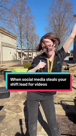 Warning: may cause uncontrollable smiles and lots of “WOW!” moments 🐠✨ This is what hands-on aquarium magic looks like. 📍Filmed in Blue Zoo Rogers, AR #bluezoo #aquarium #family #zoo #fun