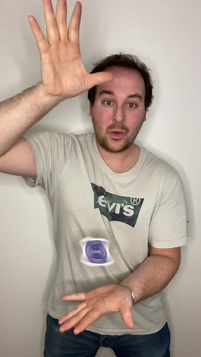 FLOATING CARD MAGIC TRICK REVEALED #magic #tutorial #trick #foryoupagе #illusion