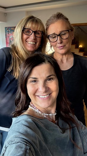 We meet on onset, grown into friends and catch-up every month at each others homes. Have lunch and do something together.. It was my turn to host,so of course I had to throw in some energetic entertainment 🎬@saraogden1969 @sallyelliott121 This is a celebration because it honors connection-something we all crave but don’t always find. It’s a moment that reminds us we’re not walking our path alone. These are the people who understand our passions, share our values, and inspire our growth. Ultimat