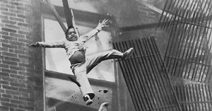 Fire Escape Collapse: A Mother and Her Daughter Falling From a Fire Escape, 1975. Only One Survived...