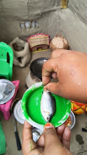 Mini green fish fry recipe😜 #shorts #ytshorts #minicocinar #shortsfeed #tinyfood