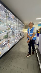 Patuloy ang ating pag-iinspeksyon sa lagay ng ating lungsod gamit ang Command Operation Center ng Pamahalaang Lungsod ng Calamba.Sa tulong ng makabagong teknolohiya, mas mabilis nating natututukan ang kaligtasan, kaayusan, at kapakanan ng bawat Calambeño. 📡🔍 | Dugong Bayani - Mayor Ross Rizal