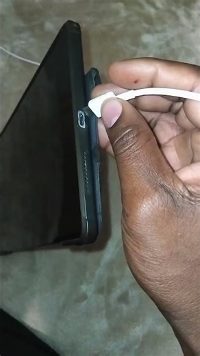 How to charge a Phone or Tablet