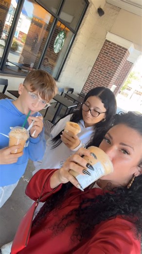 Brittany Jones on Instagram: "cheeeeerrssss…."