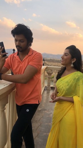 Jahnavi Kiran Killekar on Instagram: "1 Pe 1 freee....🤪🤪🤪 @sanglevivek05 @rujuta_dharap @sonymarathi #jahnavikillekar #sanglevivek #rujutadharap #funny #ramlakhan #actorslife #instalovers"