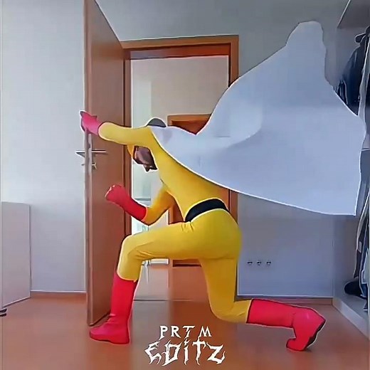 When Saitama tries to close the door 💀