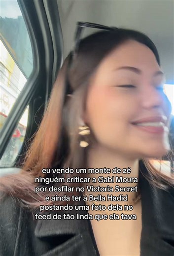 Gabi Moura e Bella Hadid no Victoria's Secret Fashion Show