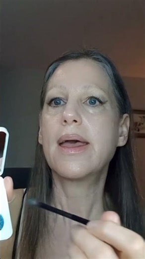 How to Use Green Eyeshadow Like a Pro!