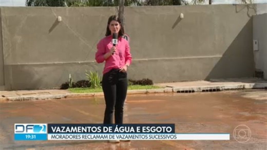 Moradores reclamam de vazamentos sucessivos na rua