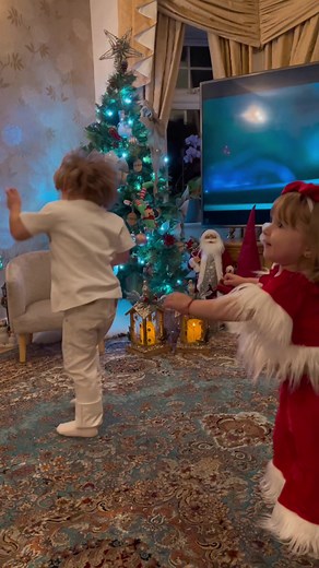 #dance #dancechallenge #mineli #rampampam #danny #bettyandmommy🍓 #baby #babygirl #foryou #foryoupage #england #5pasidebine #misiuneatiktok #viral #viralvideo #funny #moldovenii #dancevideo #dancekids @alinatirsina