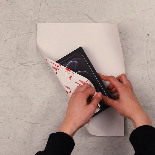 1M views · 15K reactions | Gift wrapping ideas for any geometric shape! | MetDaan | Facebook